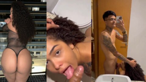 moreninha gostosa mamando no banheiro